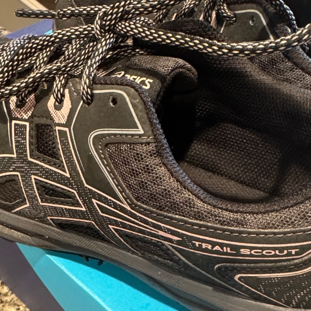 ASICS Black Sneakers with Pink Highlights size 9.5 - Picture 10 of 10